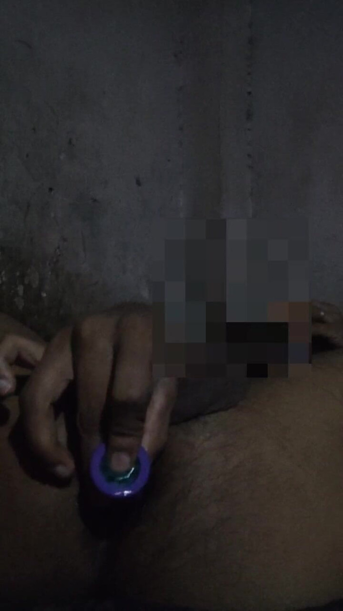 Samadi 69: Jake （jakipz） andrich洗澡并洗他的肌肉发达的屁股