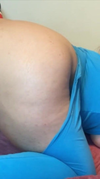 Menina da cam com bunda redonda fica louca na câmera !! Incrível porra aqui!