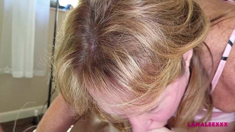 Lana Lee: Nemocná Lana Lee Se Vyléčí Masivním Ptákem Hung Kamaráda