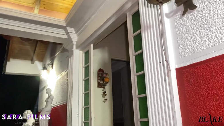 SaraFilms: Doppelter tiefer Blowjob mitten in der Nacht mit zwei sehr...