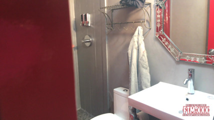 Kennston Entertainment: FTm dusche wichst kitzler des mannes