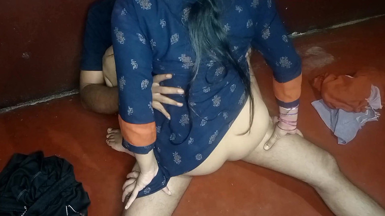 Queenrima: Village Bhabhi Hardcore zerżnięta z Devarem w Desi Pieska