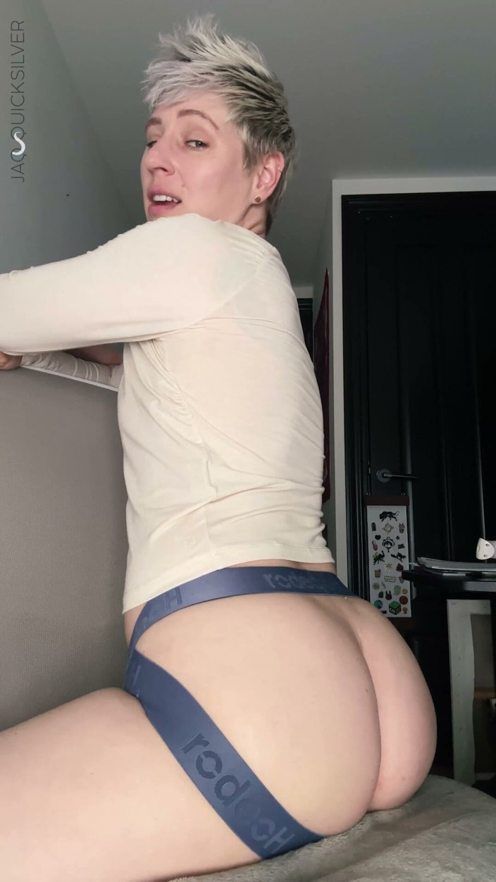Jaq Quicksilver: Pakaian baru Jaq yang lagi sange! Pov striptis dan fantasi...