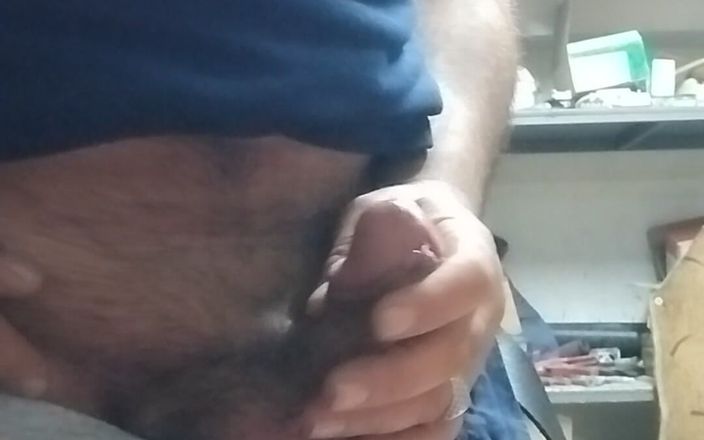 Masculer Turk Man: Tati urs masculin ejaculează în birou