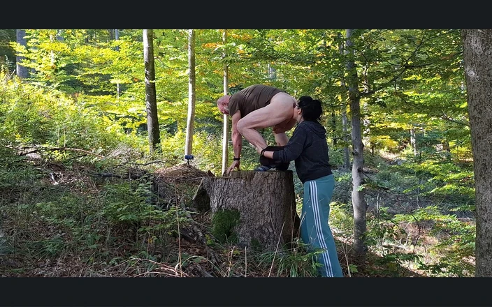 Toilet Mommy: 我喜欢他早上舔肛的味道