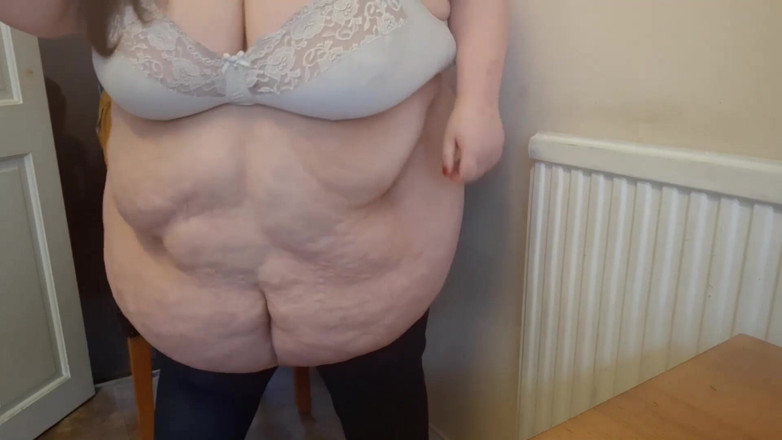 SSBBWLadyBrads: SSBBW BBW belly jiggles and wiggles