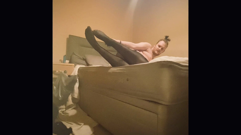 Ava Maxwell: Ava Maxwell पेंटीहोज में फंतासी चोदती है