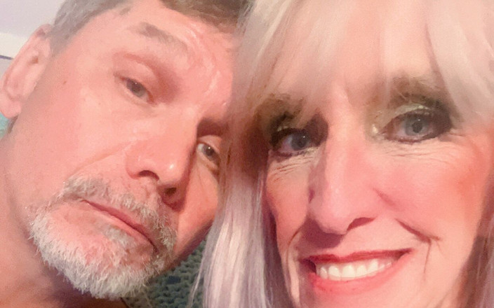 Jenniloves69: Ik hou er gewoon van om mijn sappige lippen te...