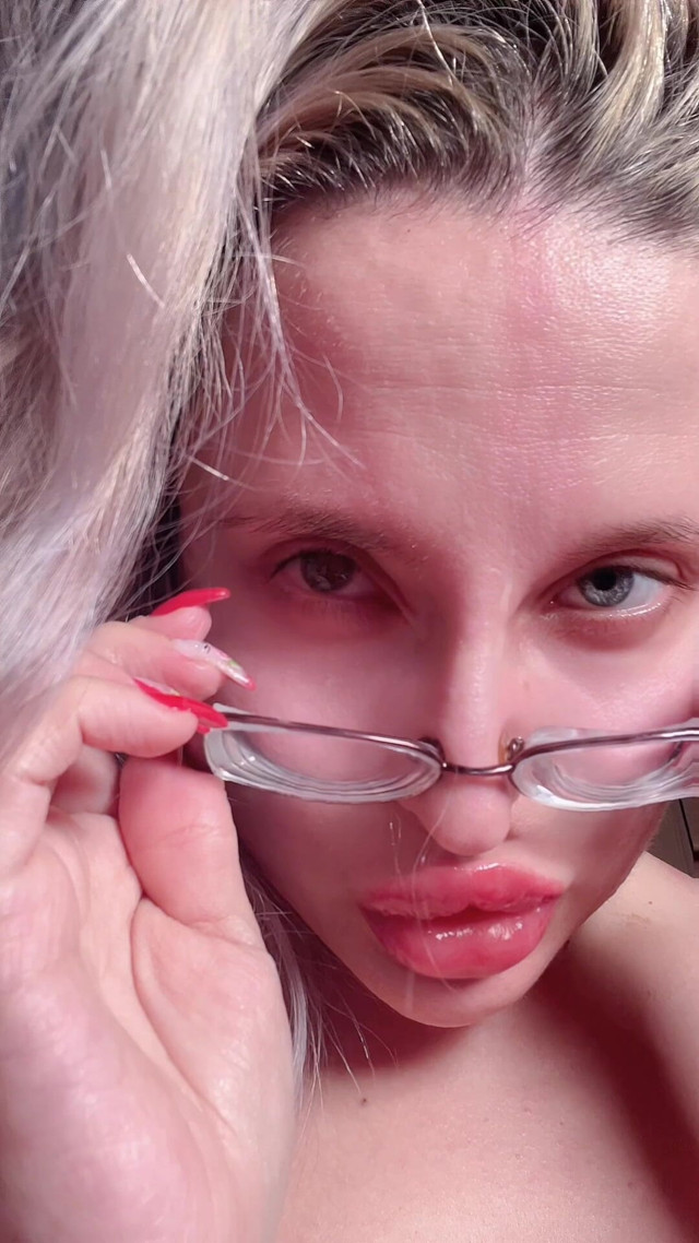 I Lost My Eyeglasses (FinDom Goaldigger)