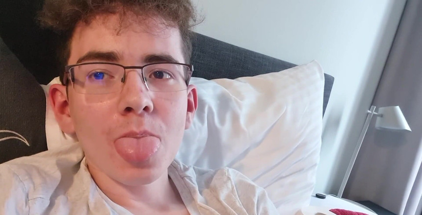 Prettyboi2000x: Primeiro de um vídeo em Forever Now! Eu me fodi...