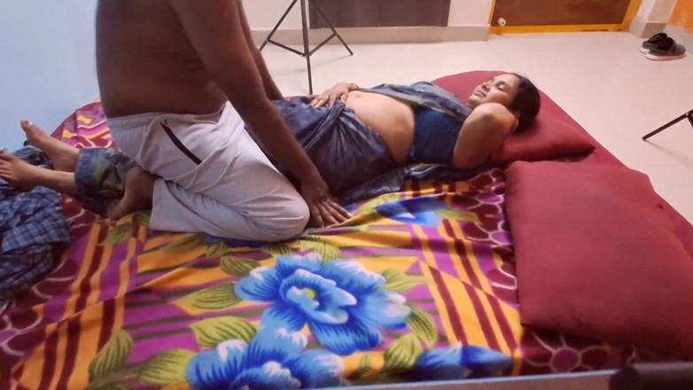 Sexy sindu: Nádherná sexy bhabhi domácí saree šukání video