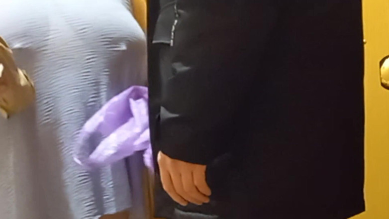 Zona901: Jerking off with a sex toy to a courier close...