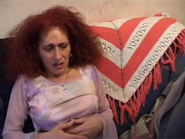 Milf in Love: Sicilianische milf fickt auf geheime weise zu hause ... Ihr ehemann...