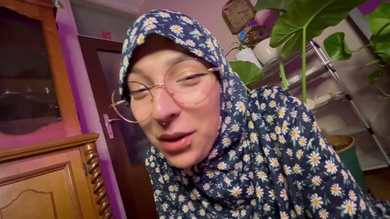 lanalovacutie: Blowjob in Hijab JOI