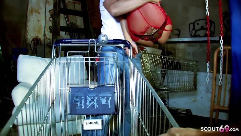 Full porn collection: Bos dengan zakar besar mengongkek remaja latina miang Dolce di...