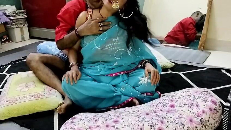Anar Kali: Indisk Desi Bhabhi romantiserar hennes styvfar heta bröst nippal clit...