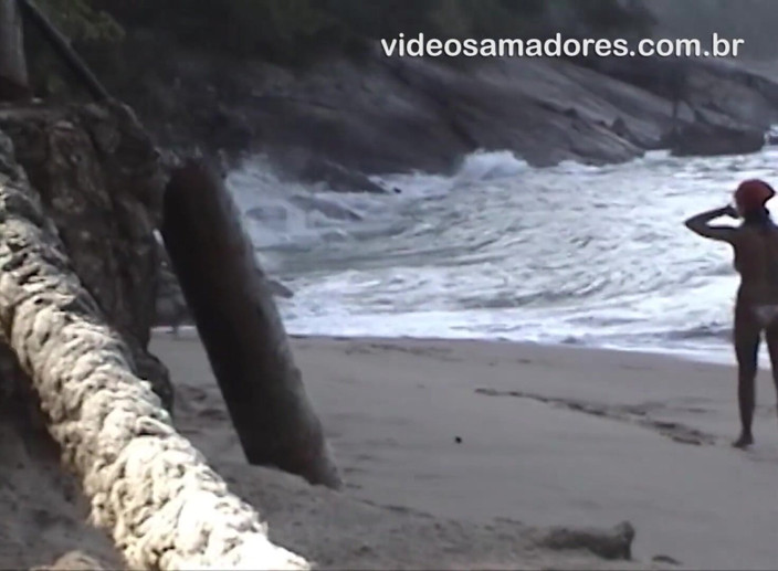 Amateurs videos: Moja dziewczyna topless na plaży