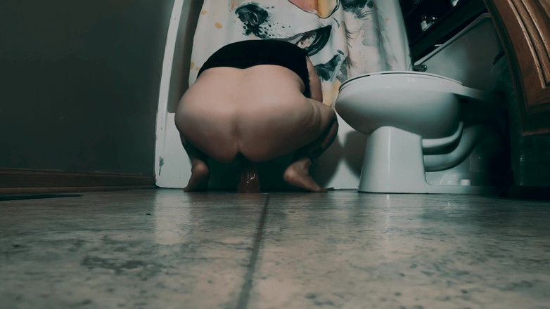 SexyNEBBW: Banheiro com vibrador