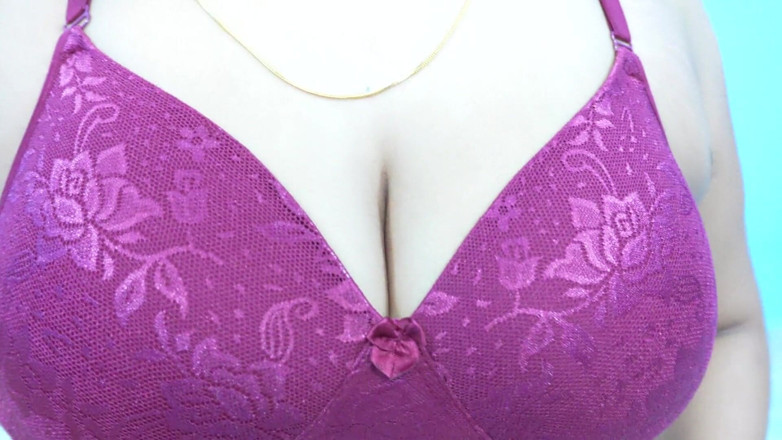 Nelam bhabhi: Abbiamo scoperto e scopato la nostra cameriera in stile desi...