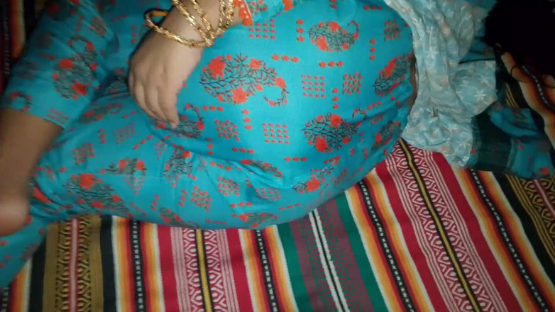 QueenbeautyQB: Sora vitregă punjabi mai în vârstă a făcut sex cu fratele...