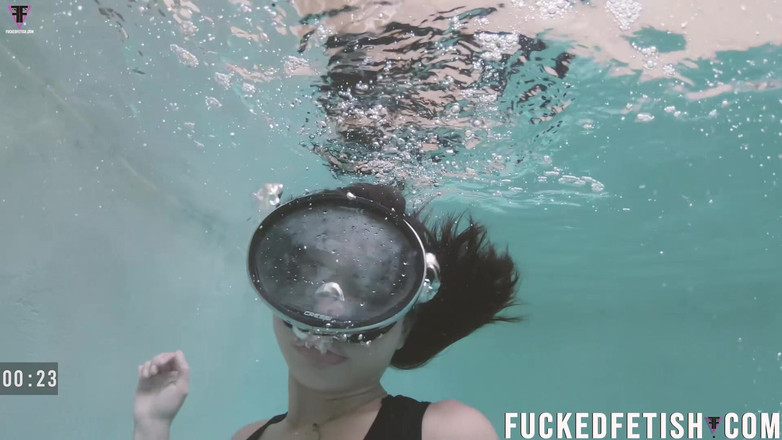 Fucked fetish: Hd, мила русалка, підводний басейн, маска для мастурбації