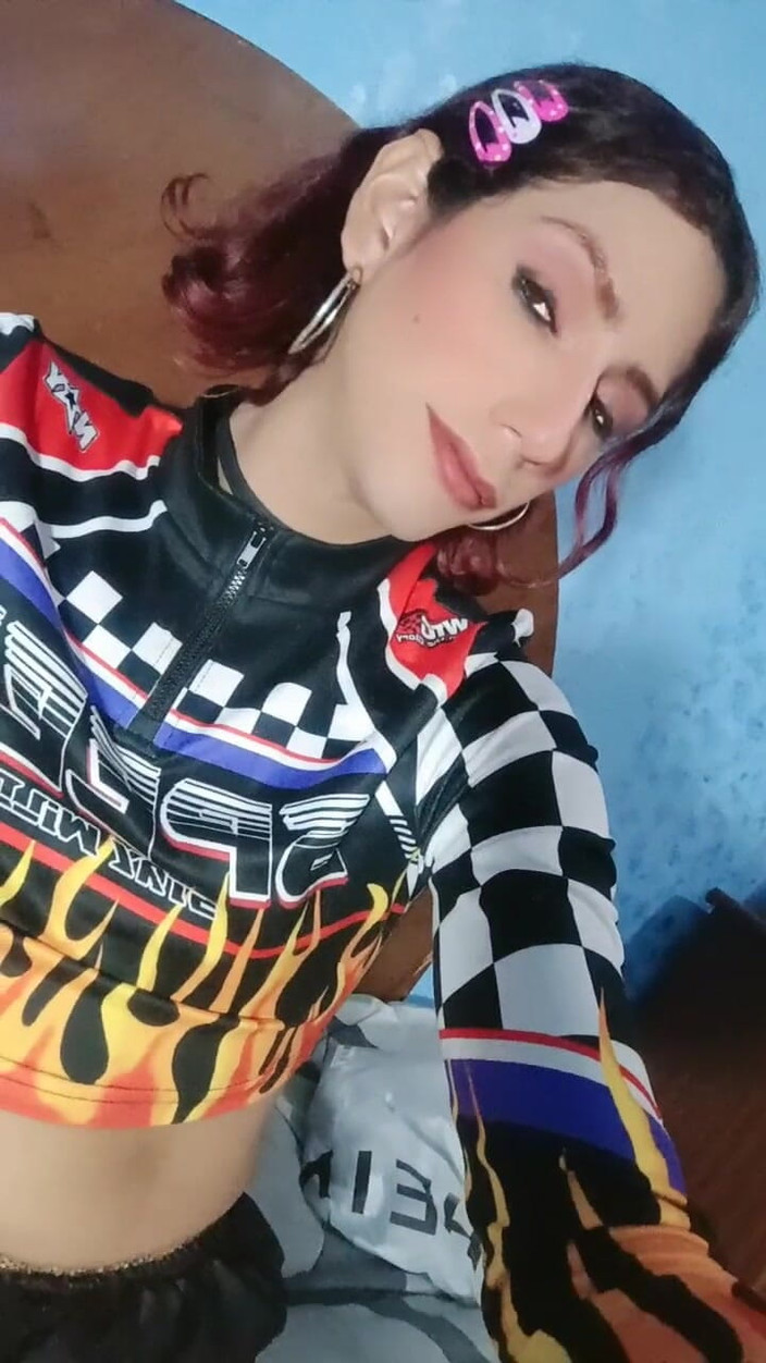 Femboy from Colombia: Jsme tu, abychom vám sloužili