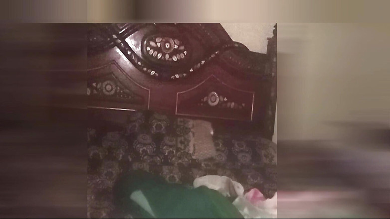 Tarelgc: Una moglie sexy massaggio al marito cazzo e scopata dopo...