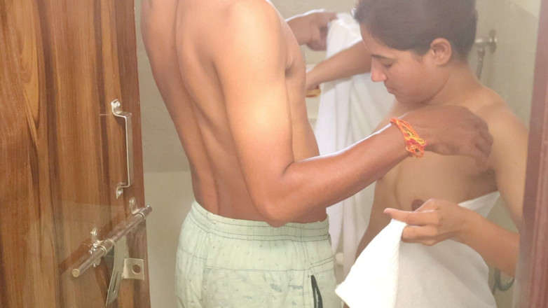 Kamini Bhabhi: Passionate Desi Sex and Deepthroat in the Bathroom - Facial