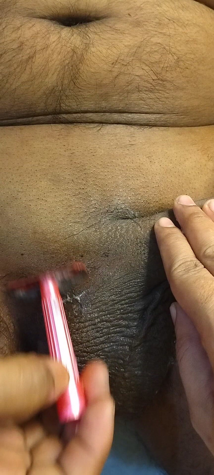 zarahkhan: Desi Ladka