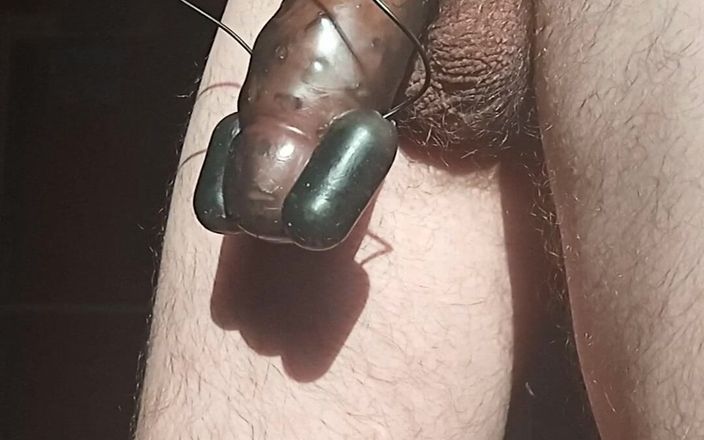 Deepthroat Studio: Електрична стимуляція мастурбації