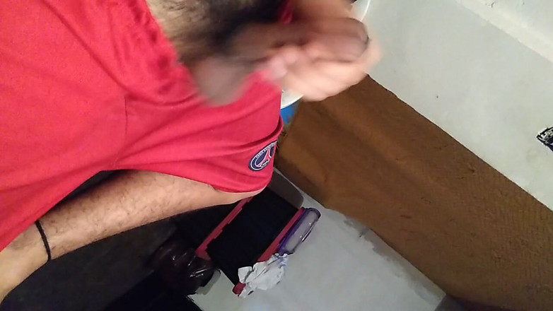 AlexAlejandro13: Pisse-badezimmer geil