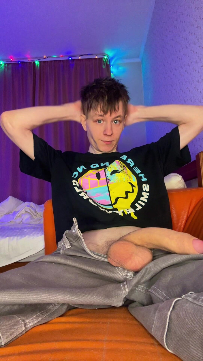 Morflot24: Just a Horny Twink Who Loves to Show off His...