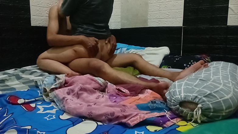Famly sex: Balançada no topo por asian ass smooth putohb e quente