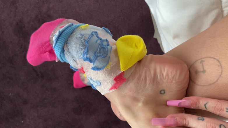 Nali Marie: POV schnüffeln an meinen seidigen socken direkt an meinen füßen