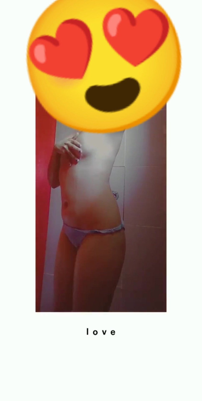 Eatrella j: Tânără doamnă dansând sexy, partea 2