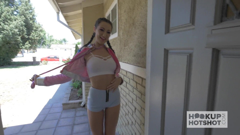 Hookup Hotshot: สาววัยรุ่นน่ารักเจอผู้ชายออนไลน์แล้วโดนทำลายหีและโดนฉี่