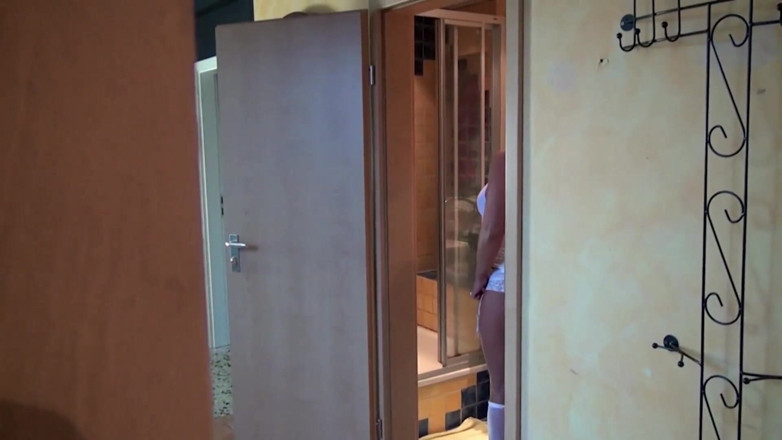 Deutschland porn: Prazer anal da sexy Suzy em POV