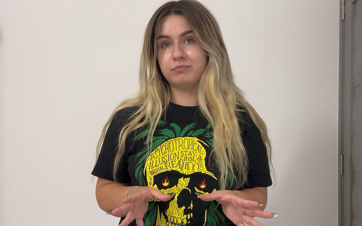 NipsAndStrips: Jsi uzemněná, zůstaň tam v čichu mých prdů