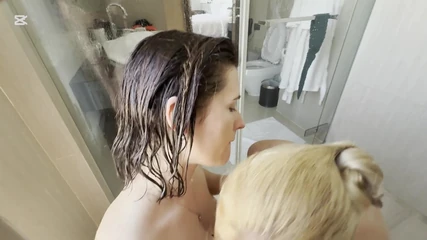 Mintaxxx69: Vacation Starts with Two Hot Girls Sucking My Hard Dick...
