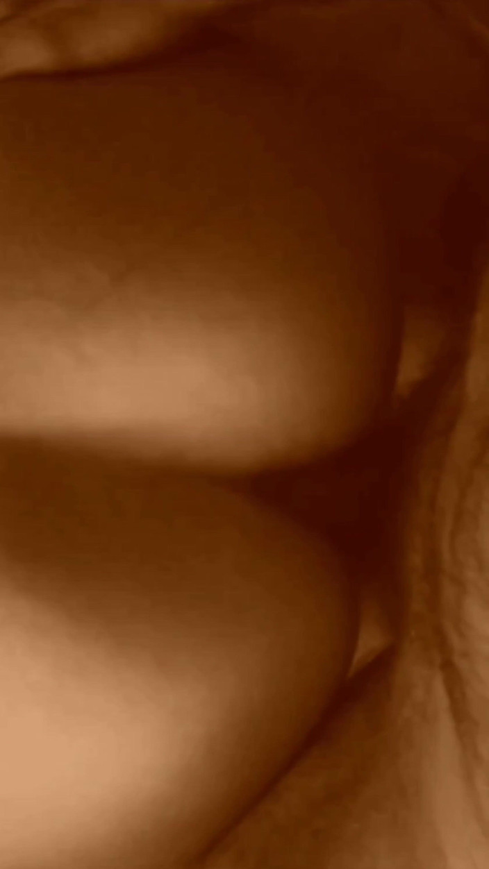 Selena701: アマチュアのブロンド妻が踊りながらセックスをする