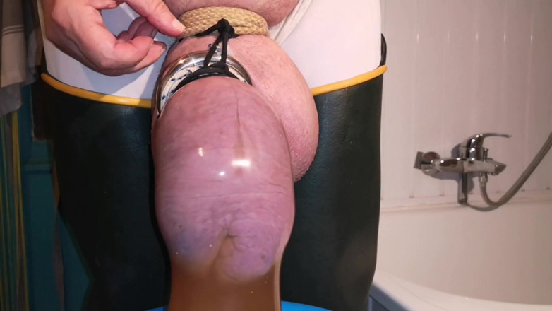Monster_Meat_: Perverted piss games/bastille part1