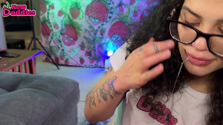 NewDaddies: Premium POV kouření - Velký zadek a prsa Latina Remy Woods -...
