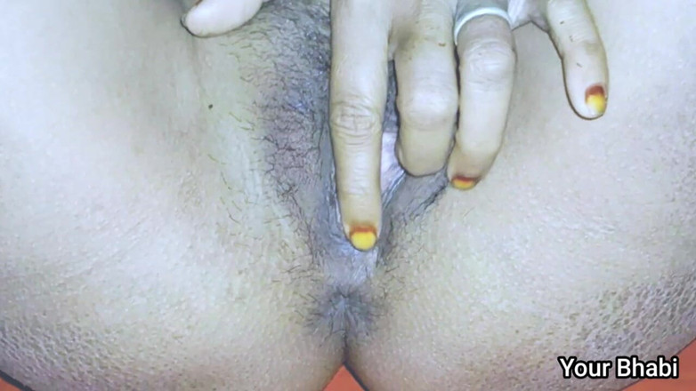 Bhabi: Bhabhi Ấn Độ nóng bỏng loại bỏ nước bằng cách móc cua 1