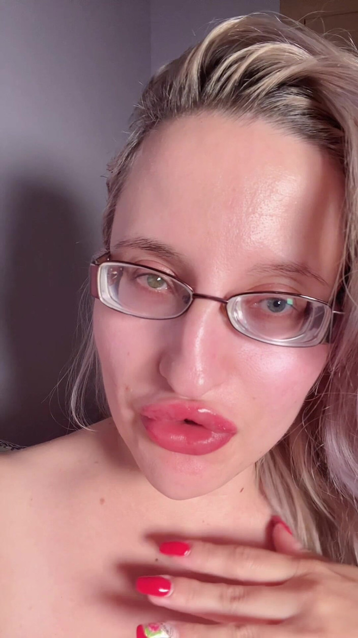 FinDom Goaldigger: Одержимість великими губами, інструкція з дрочки для findom paypig