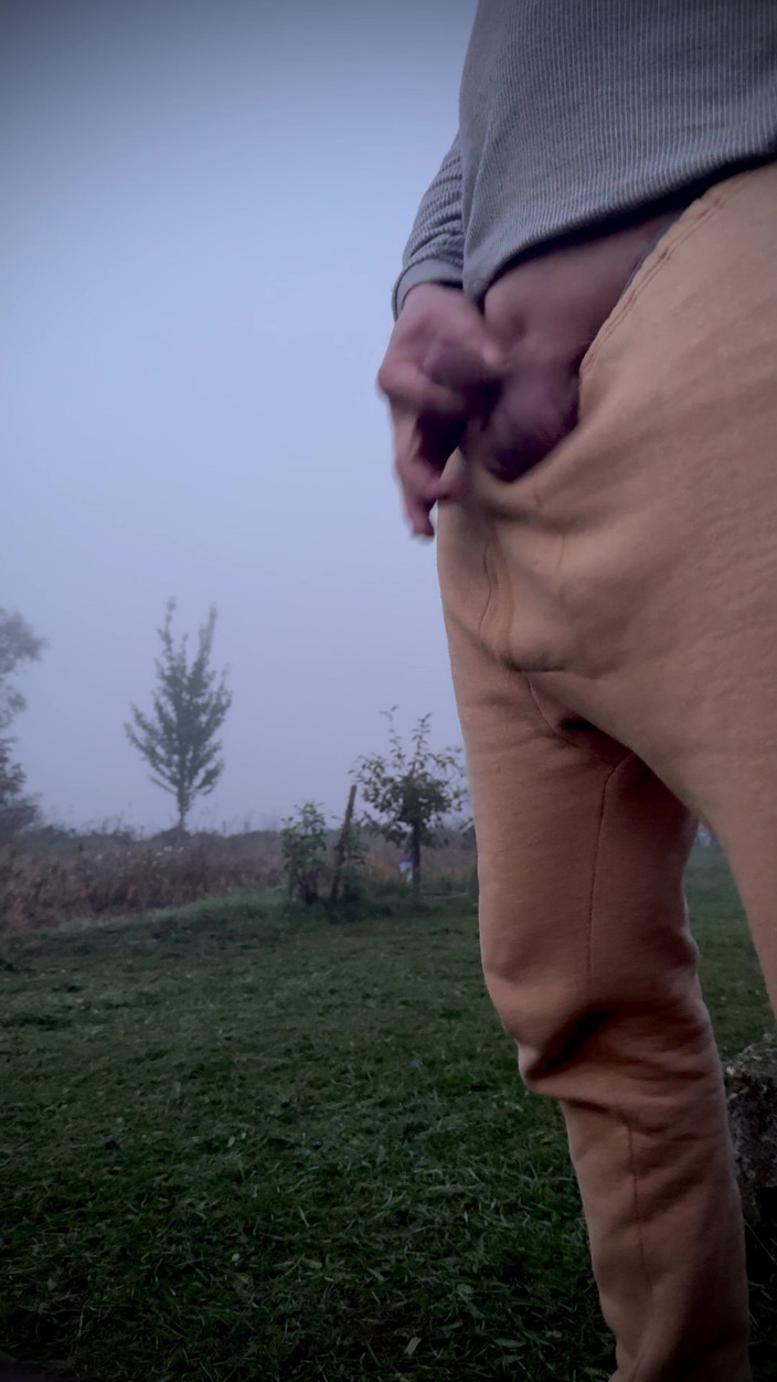 White Ukrainian Dick: Je pisse.