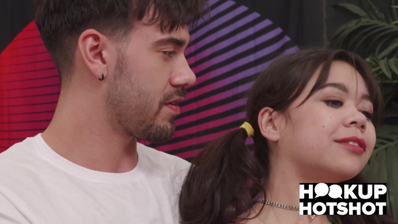 Hookup Hotshot: Brianna Arson jest napalona od twardego seksu Nade Nasty!