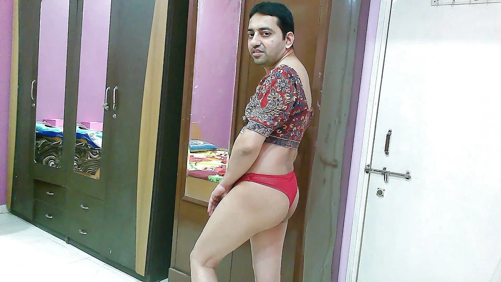 кросдрессер в сперме Cute & Nude Crossdresser: Сексуальный Сисси Кроссдрессер Фембой Sweet  Lollipop В Напечатанном Топе, Красных Стрингах И Атласных Тапочках. |  Faphouse