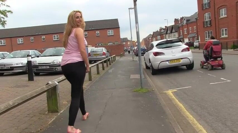 German amateur - 100% German hardcore videos: Blonde UK milf pissing outdoors