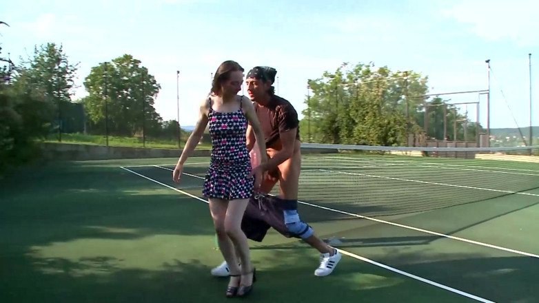 MMV and Eroticplanet Clips: Kočička sání ptáka Klečí, Hluboké kouření a Jízda na zadku...