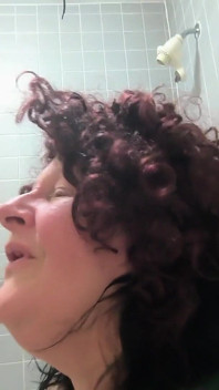 Quel Mutherfucker l'ha inseguita in bagno e si è segata in faccia